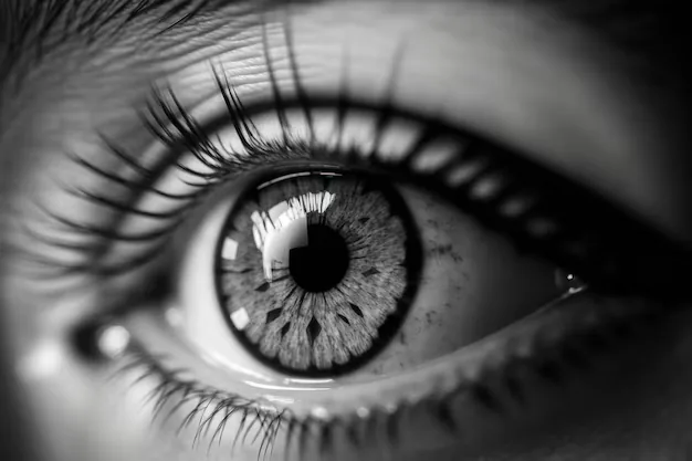 Gros plan noir et blanc d'un œil - les mouvements oculaires au cœur de l'EMDR